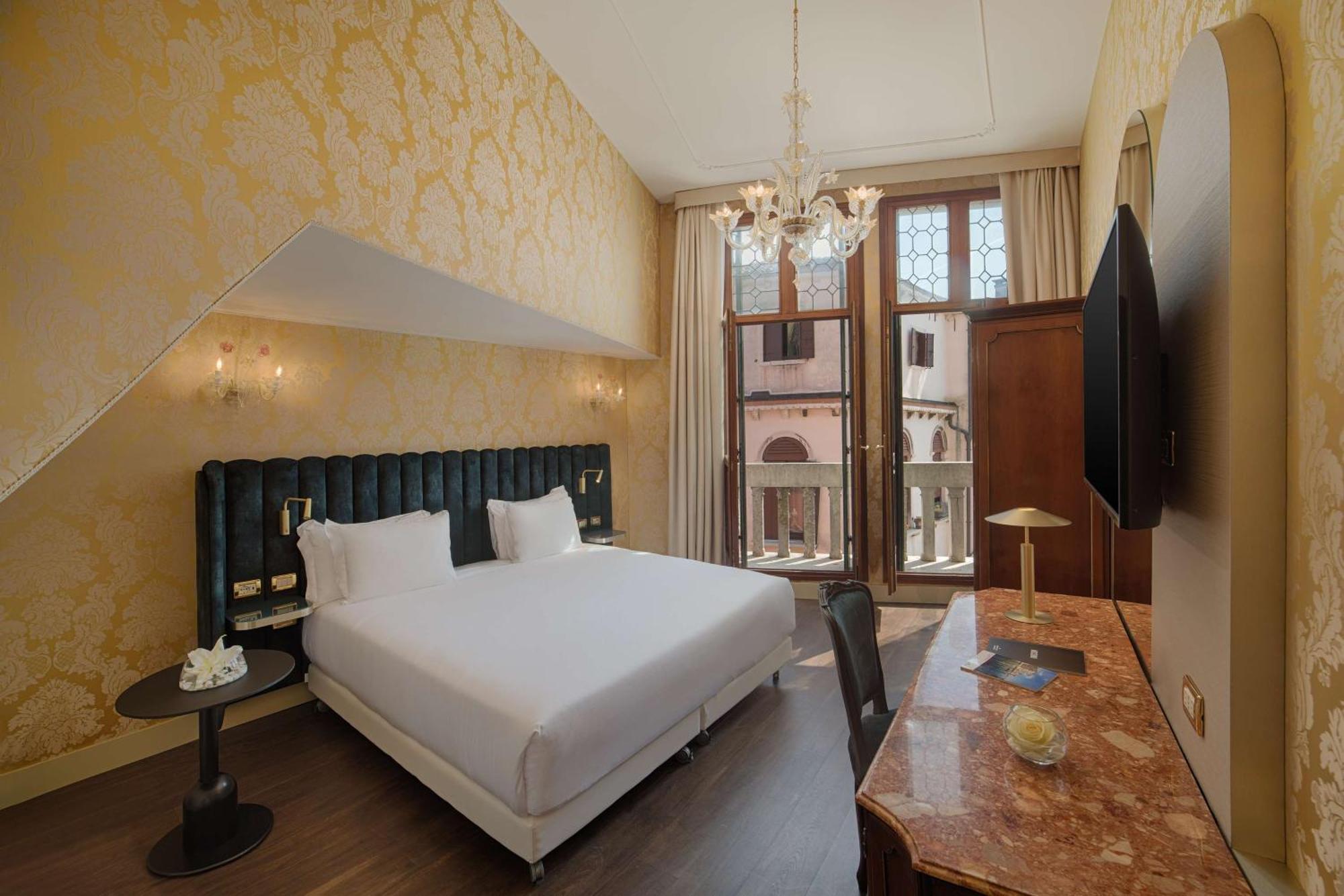 Nh Venezia Santa Lucia Hotel Exterior photo