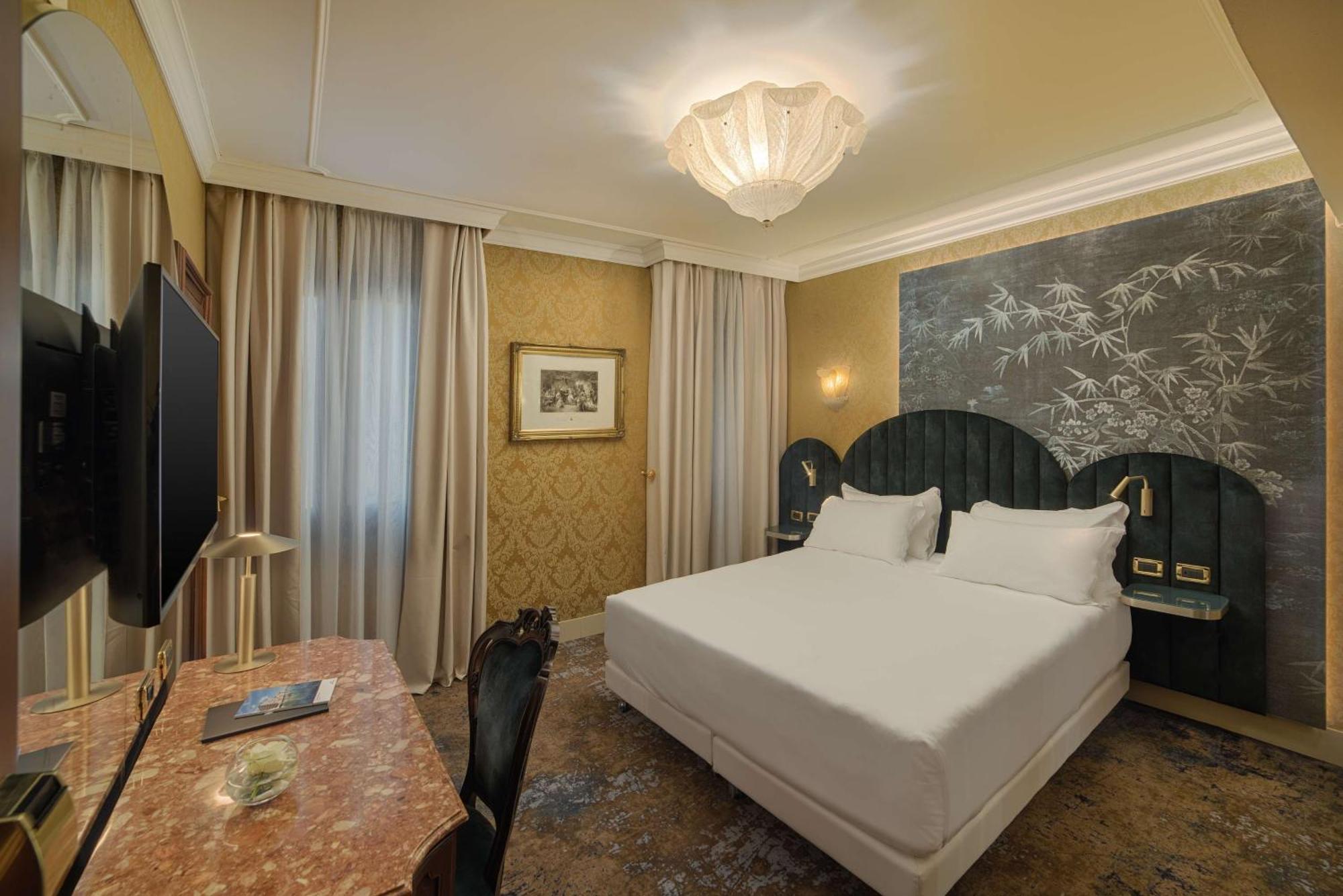 Nh Venezia Santa Lucia Hotel Exterior photo