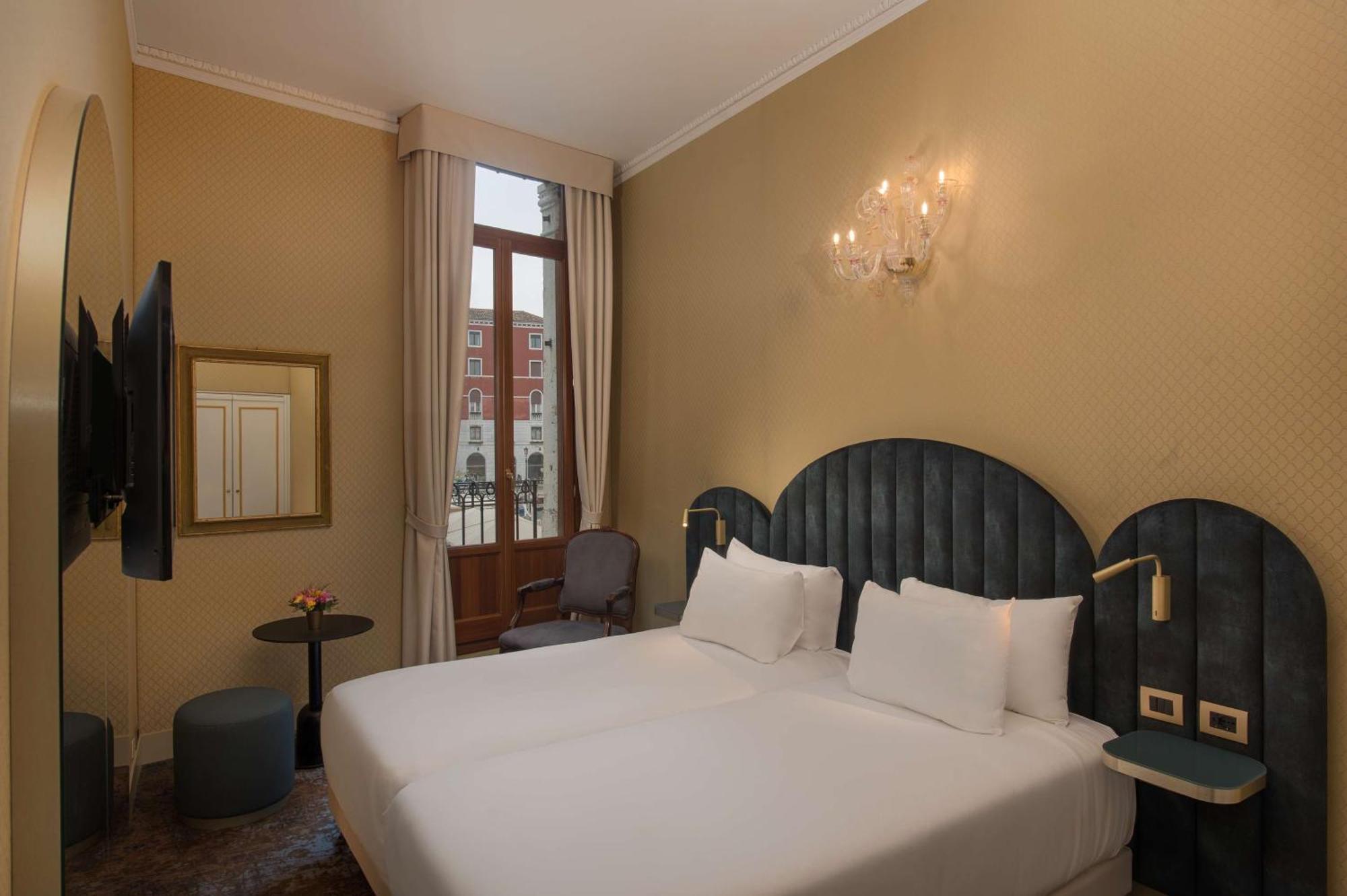 Nh Venezia Santa Lucia Hotel Exterior photo